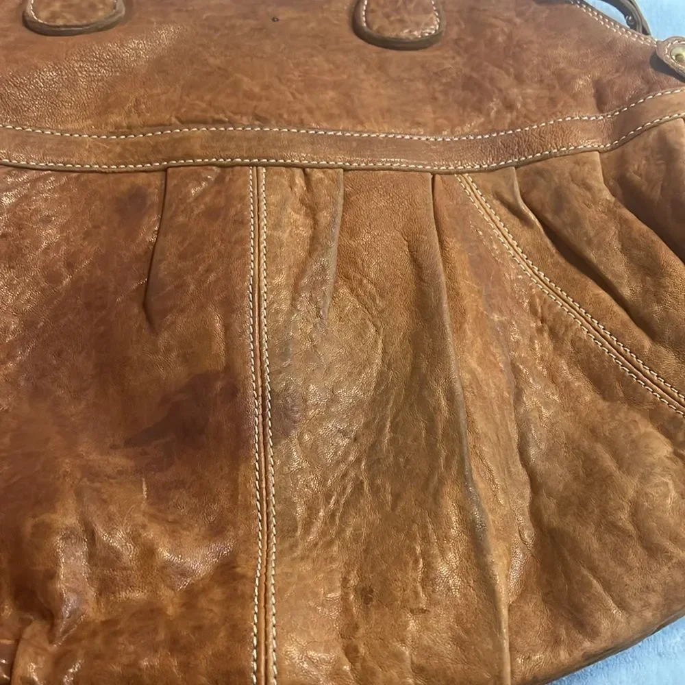 Destressed Leather Innue Bag